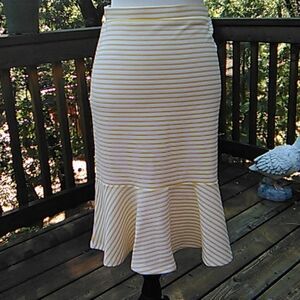 NWT De Collection Flippy Skirt